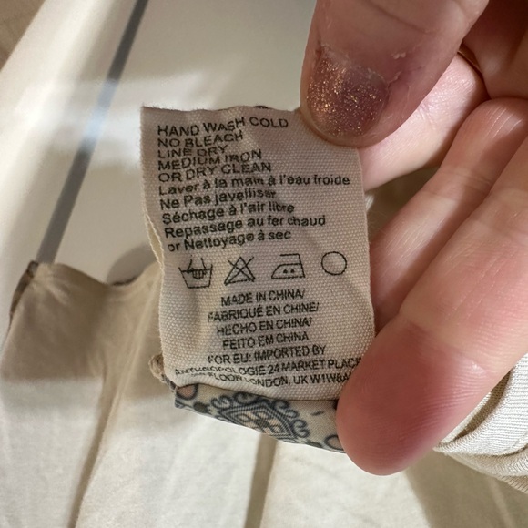 Anthropologie brand Tiny, peacock silky tee with side tie - Picture 6 of 12